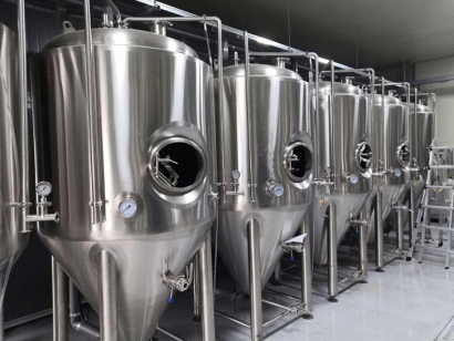 上海進(jìn)口荷蘭食品加工設(shè)備報(bào)關(guān)選擇空運(yùn)還是海運(yùn)？