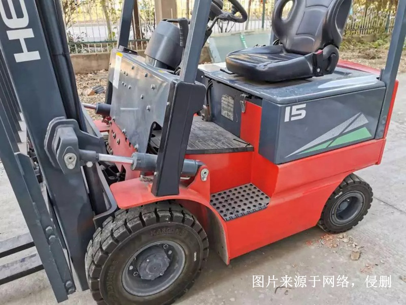 日本舊電動叉車進口報關(guān)流程到天津港海運設備案例