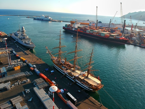 1641463594995042.jpg 廈門報(bào)關(guān)清關(guān)公司比較好_廈門AEO報(bào)關(guān)公司_副本.jpg