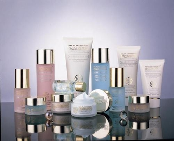 1634813077236565.jpg 進口化妝品清關(guān)代理